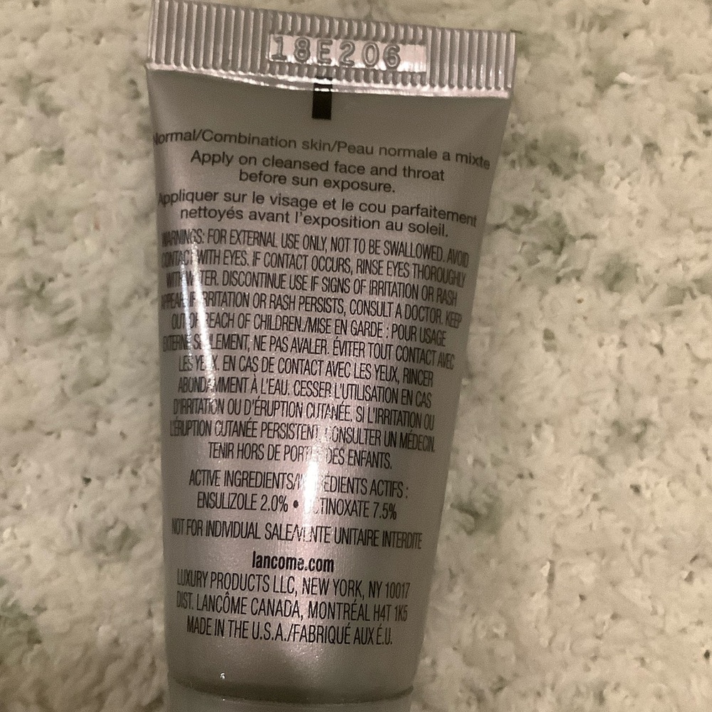 Lancôme Skincare Sample Bundle with Red Satin Pouch NWOT - Picture 3 of 15